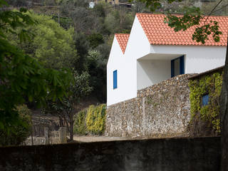 Caseiros House , SAMF Arquitectos SAMF Arquitectos Country style houses