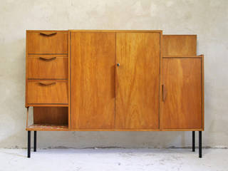 Midcentury Aufbewahrung, ATELIER PI ATELIER PI Modern living room Wood Wood effect