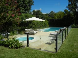 CASA EN LA HORQUETA, Fainzilber Arqts. Fainzilber Arqts. Jardins modernos Piscinas, fontes e lagoas