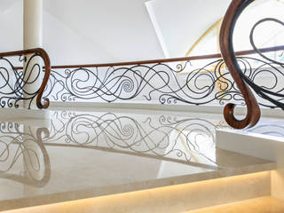 ST490 Schody gięte z ręcznie kutą stalową balustradą / ST490 Curved Stairs With Hand Wrought Steel, Trąbczyński Trąbczyński إنتقائي، أسلوب، الرواق، رواق، &، درج