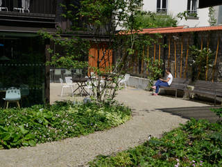 Foyer Mélingue, Paris 20ème, Atelier Roberta Atelier Roberta モダンな庭