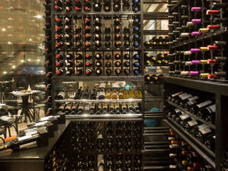 Forneria Copacabana | Iguaçu, Claudia Pereira Arquitetura Claudia Pereira Arquitetura Eclectic style wine cellar