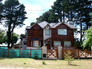 Sierra de Los Padres, Mar del Plata, Argentina, Susana De Angeli Susana De Angeli Rustykalne domy Drewno O efekcie drewna