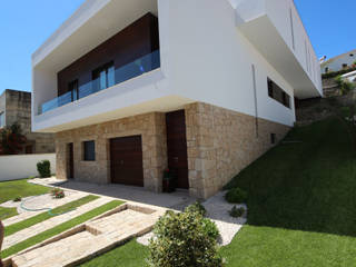 Casa em Guimarães, 3H _ Hugo Igrejas Arquitectos, Lda 3H _ Hugo Igrejas Arquitectos, Lda 미니멀리스트 정원