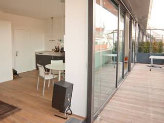 Single-Wohnung, Kantentreu-Architektur Kantentreu-Architektur Moderner Balkon, Veranda & Terrasse