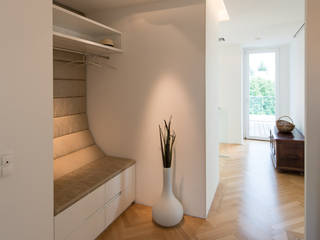 SIV, SCHIENER | architects and designers SCHIENER | architects and designers Moderne Ankleidezimmer