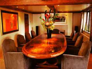 American Black Walnut Dining Table and Chairs designed and made by Tim Wood, Tim Wood Limited Tim Wood Limited Столовая комната в стиле модерн Дерево Эффект древесины