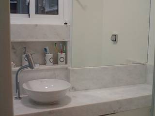 conjugado em copacabana, Margareth Salles Margareth Salles Modern style bathrooms Marble