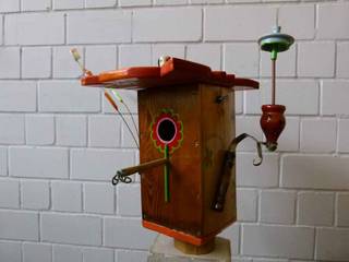 Upcycling-Vogelhaus, werkstatt+atelier petra hemmers werkstatt+atelier petra hemmers Eclectic style garden