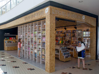 Livraria do Mercado , Q'riaideias Q'riaideias Modern offices & stores OSB Wood effect