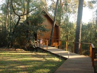 Casa em Cabeça Santa (Penafiel, Portugal), NORMA | Nova Arquitectura em Madeira (New Architecture in Wood) NORMA | Nova Arquitectura em Madeira (New Architecture in Wood) Rustic style house Solid Wood Multicolored