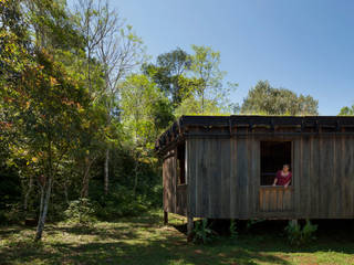 Comuna Yerbas del Paraiso - Misiones, IR arquitectura IR arquitectura Country style house Solid Wood Wood effect