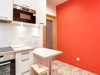 Rénovation et décoration appartement ancien, Decorexpat Decorexpat Cuisine moderne Rouge