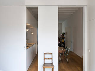 Reforma de vivienda en el Poblenou. Barcelona, manrique planas arquitectes manrique planas arquitectes Scandinavian style bedroom