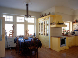 Mieszkanie w Sopocie, Grafick sp. z o. o. Grafick sp. z o. o. Nhà bếp phong cách kinh điển Gỗ Wood effect