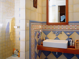 Mieszkanie w Sopocie, Grafick sp. z o. o. Grafick sp. z o. o. Classic style bathroom Pottery