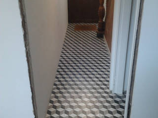 Realisaties, Den Ouden Tegel Den Ouden Tegel Country style corridor, hallway & stairs Tiles