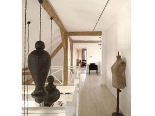 COUNTRY HOUSE 1, 2kul INTERIOR DESIGN 2kul INTERIOR DESIGN Eclectic style corridor, hallway & stairs Wood Wood effect