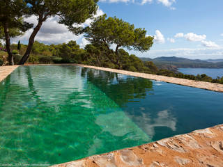 Cala Llentrisca, Rios-Casariego Arquitectos Rios-Casariego Arquitectos Piscinas rurales