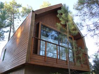 Casa em Cabeça Santa (Penafiel, Portugal), NORMA | Nova Arquitectura em Madeira (New Architecture in Wood) NORMA | Nova Arquitectura em Madeira (New Architecture in Wood) Casas de estilo rústico Madera maciza Multicolor