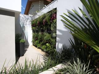Residência Alto de Pinheiros, HZ Paisagismo HZ Paisagismo Jardines de estilo tropical