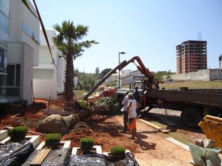 Residência Bauru, HZ Paisagismo HZ Paisagismo حديقة