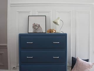 La commode pieds compas , ATELIER PETIT TOIT ATELIER PETIT TOIT Classic style bedroom