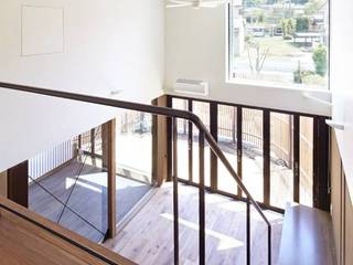 入間の家, 白砂孝洋建築設計事務所 白砂孝洋建築設計事務所 Modern Corridor, Hallway and Staircase