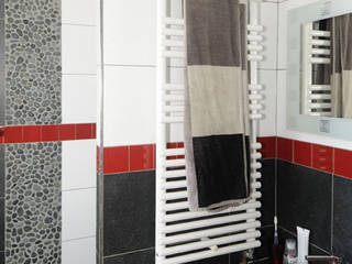 minis salle de bains, 2 par mètre 2 par mètre クラシックスタイルの お風呂・バスルーム