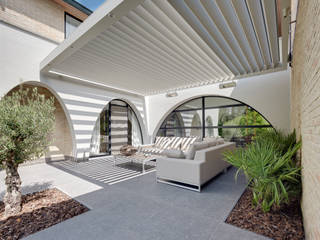 Rider Architects , IQ Outdoor Living IQ Outdoor Living Balcones y terrazas de estilo moderno Aluminio/Cinc