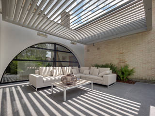 Rider Architects , IQ Outdoor Living IQ Outdoor Living Balcones y terrazas de estilo moderno Aluminio/Cinc