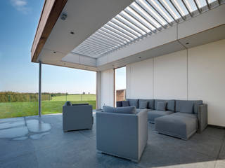 Beechfield Road, IQ Outdoor Living IQ Outdoor Living Balcones y terrazas de estilo moderno Aluminio/Cinc