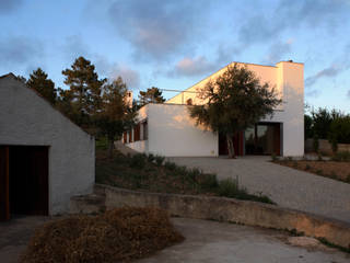 Eira House, SAMF Arquitectos SAMF Arquitectos Modern Evler