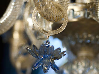 Lampadario in vetro di Murano - lampadario classico cristallo con foglia oro e dettagli blu - DA PONTE, YourMurano Lighting YourMurano Lighting Koridor & Tangga Klasik Kaca