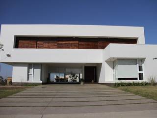 De líneas puras - Casa N Los Olivos, CB Design CB Design Casas de estilo moderno Blanco
