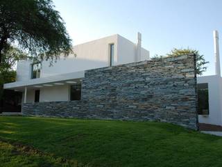 Vivienda en el Bosque, FKB ARQUITECTOS FKB ARQUITECTOS Nowoczesne domy