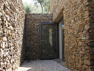 Casa Aldeia de Baixo - Alto Douro Vinhateiro, Germano de Castro Pinheiro, Lda Germano de Castro Pinheiro, Lda Hiên, sân thượng phong cách mộc mạc Cục đá