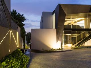 House in Kloof Road , Nico Van Der Meulen Architects Nico Van Der Meulen Architects Nhà