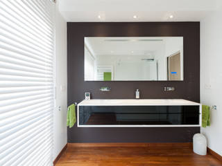 SALLE DE BAINS, LA CUISINE DANS LE BAIN SK CONCEPT LA CUISINE DANS LE BAIN SK CONCEPT Moderne Badezimmer