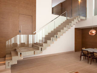 Casa Vila Alpina, Márcia Carvalhaes Arquitetura LTDA. Márcia Carvalhaes Arquitetura LTDA. Modern Dining Room