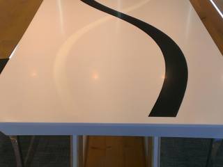 Table en Krion rétroéclairée, Art de l'Espace Art de l'Espace Comedores de estilo moderno
