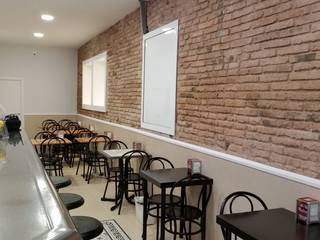 Reforma integral de un bar-restaurante en Barcelona, ACCESIBLE REFORMAS ACCESIBLE REFORMAS 商业空间 磚塊