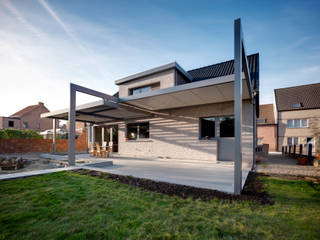 Newfield Lane, IQ Outdoor Living IQ Outdoor Living Modern terrace Aluminium/Zinc