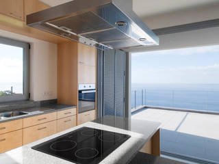 widescreen house, Mayer & Selders Arquitectura Mayer & Selders Arquitectura Minimalistische Küchen Fliesen Beige