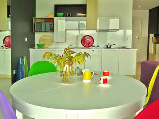 mieszkanie w żywych kolorach , Archomega Archomega Sala da pranzo moderna