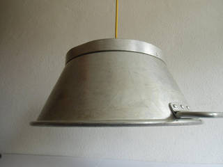 upcycling Sieb Lampe, maduett maduett カントリーデザインの キッチン