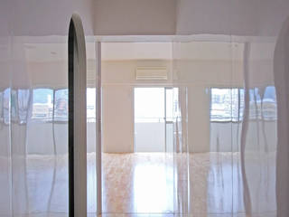 Superimposition House Renovation, 高田博章建築設計 高田博章建築設計 Modern corridor, hallway & stairs Wood White