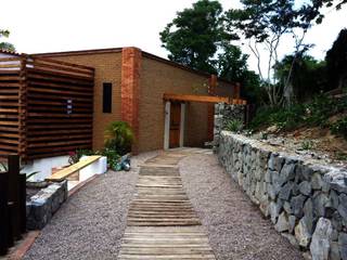 Villa Guadalupe, Caja de Diseño Caja de Diseño Modern Corridor, Hallway and Staircase