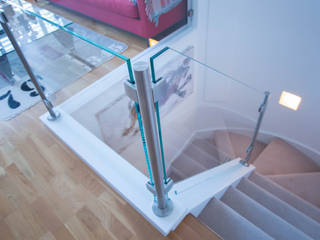 Top mount posts glass balustrade to the existing stairs,top landing and mezzanine floor., Railing London Ltd Railing London Ltd Modern Corridor, Hallway and Staircase