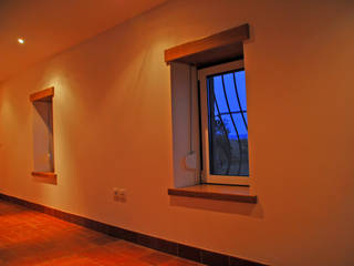 The Stone House, JOÃO SANTIAGO - SERVIÇOS DE ARQUITECTURA JOÃO SANTIAGO - SERVIÇOS DE ARQUITECTURA Rustic style dining room Ceramic